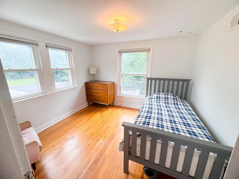 114 Columbia Ave — Photo 12