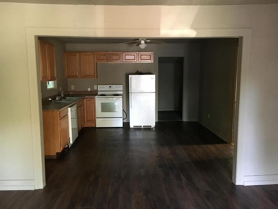 2nd image of 310 W Willow St