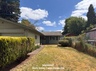 490 Macy St, Harrisburg, OR 97446