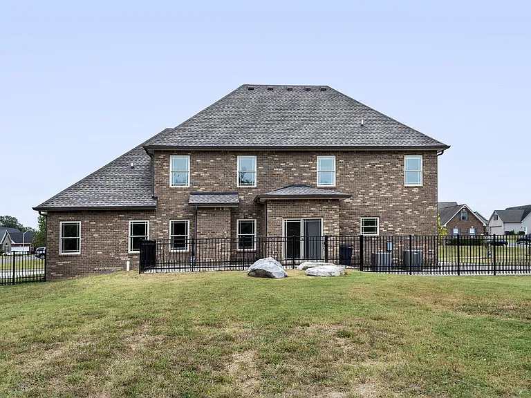 514 Sapphire Dr — Photo 45
