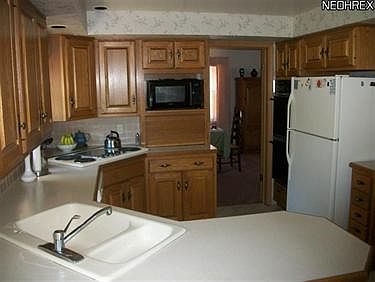 4th image of 9257 Stoney Creek Ln