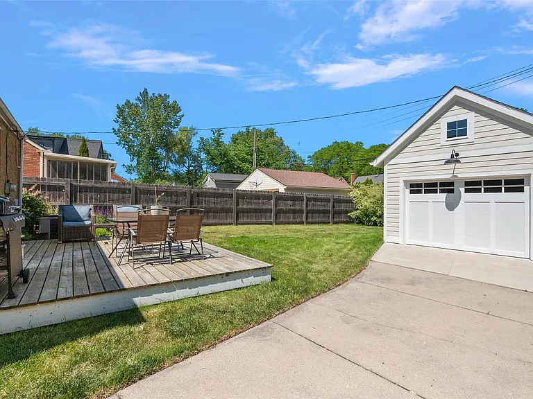 4420 Elmwood Ave — Photo 23