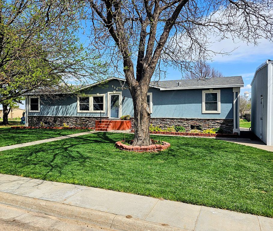 330 N 4th St - Property Image