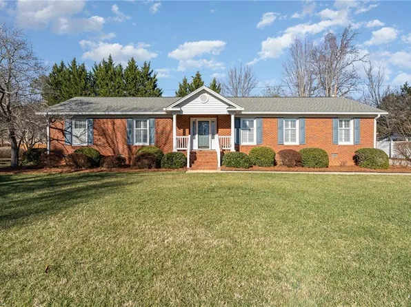 5906 Founders Dr, Greensboro, NC 27410
