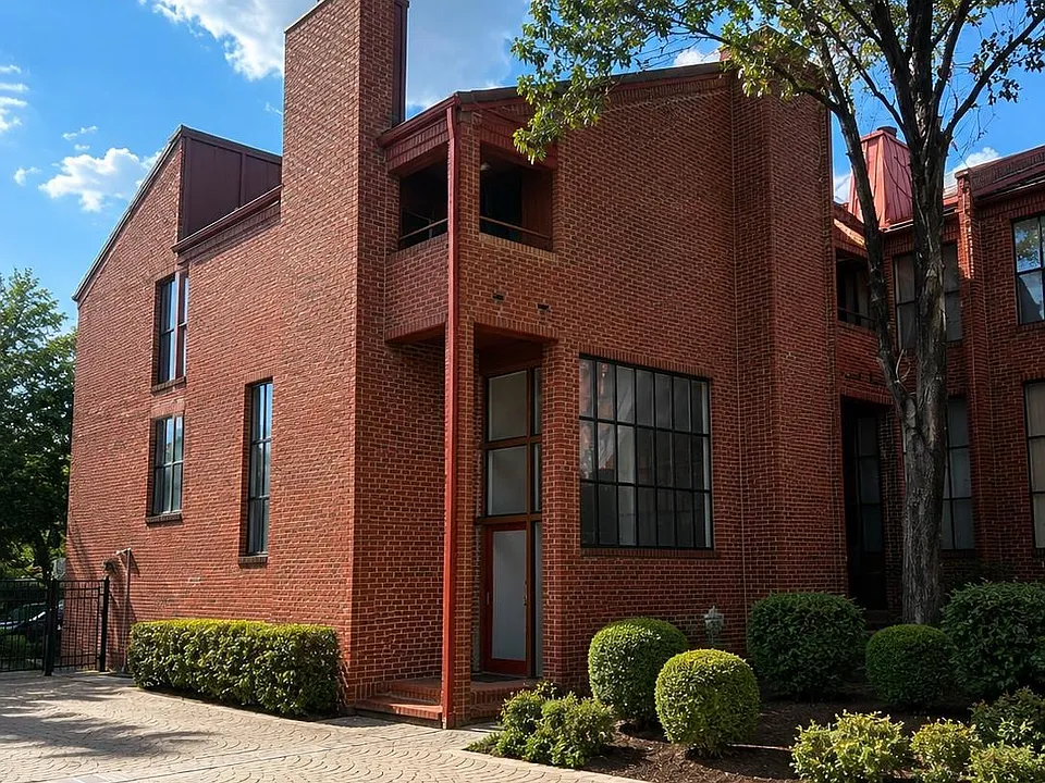 1100 Richmond Ave #11