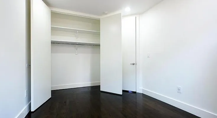 Rented by Ledvech Group | media 7