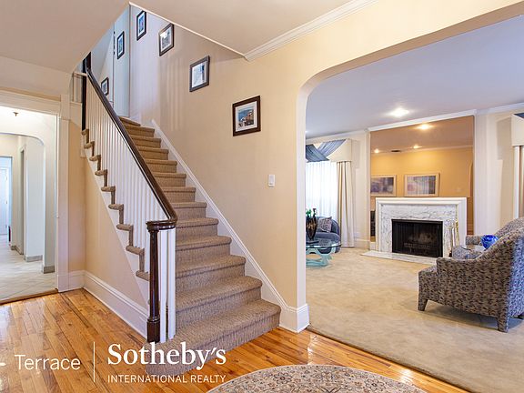 3rd image of 103 Mowbray Dr