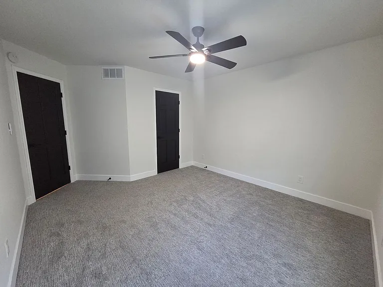 2301 Grant Ln — Photo 62