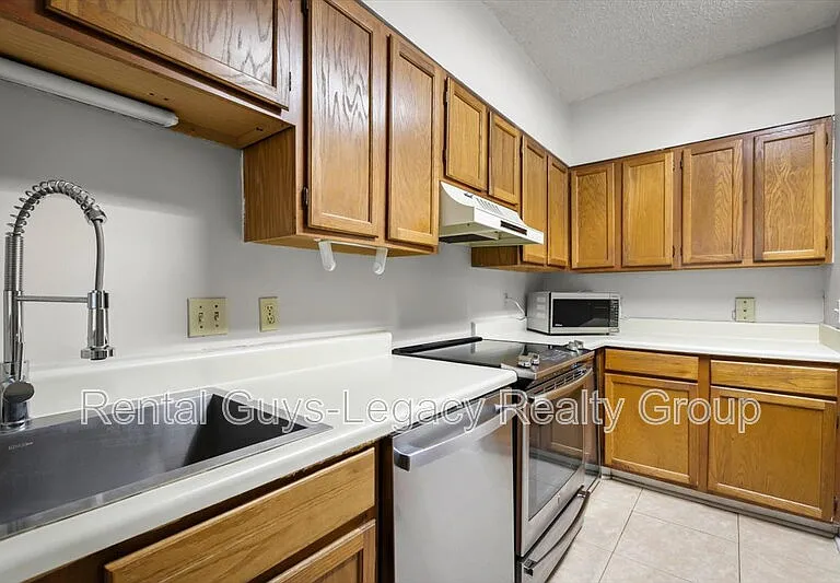 601 1st St S #2H — Photo 11