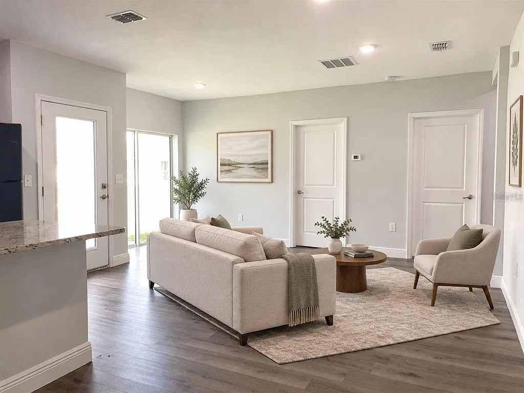3 bed, 2.0 bath, 1162 sqft, $1,649 — Photo 4
