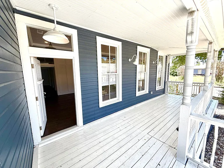 804 Dawson St — Photo 3