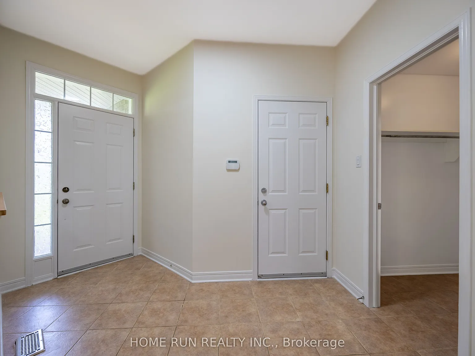 5 bed, $3,650 — Photo 4