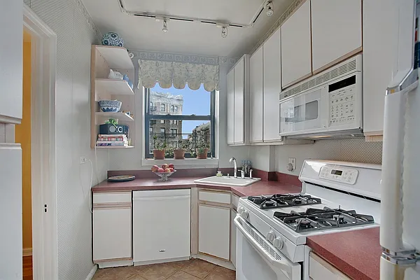 Sold by Corcoran | media 18
