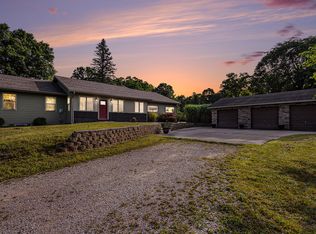 21136 Pine Lake Rd, Battle Creek, MI 49014