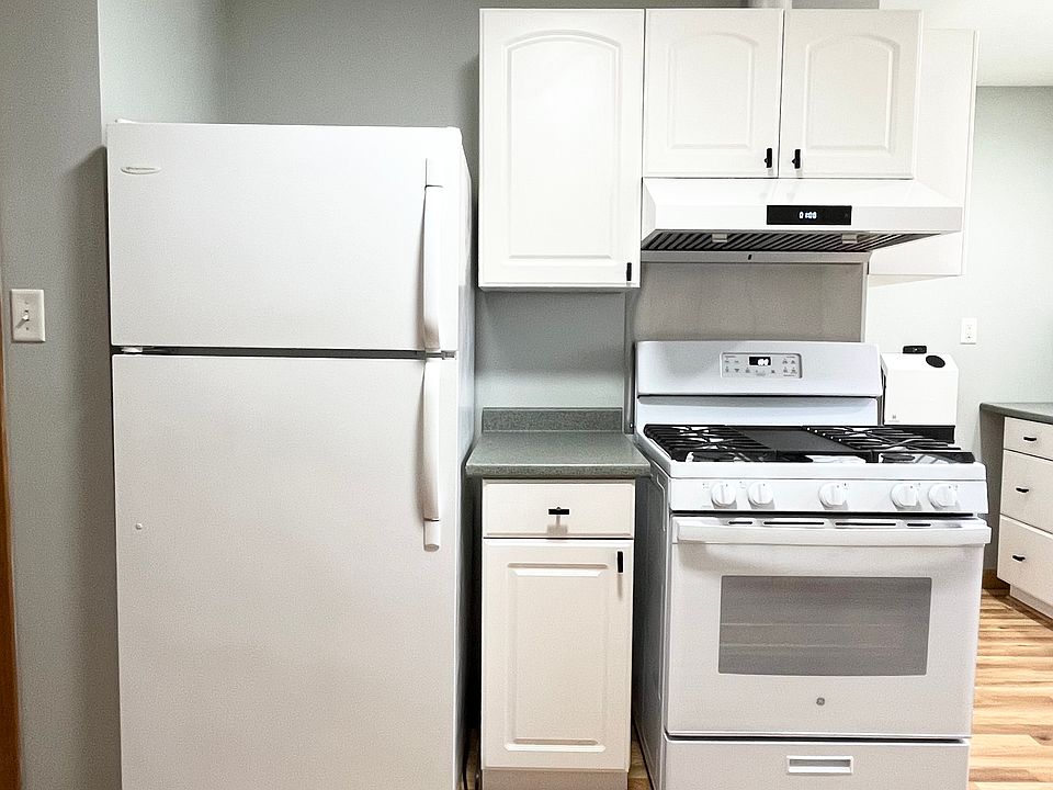 1st image of 6 Wildwood Ln