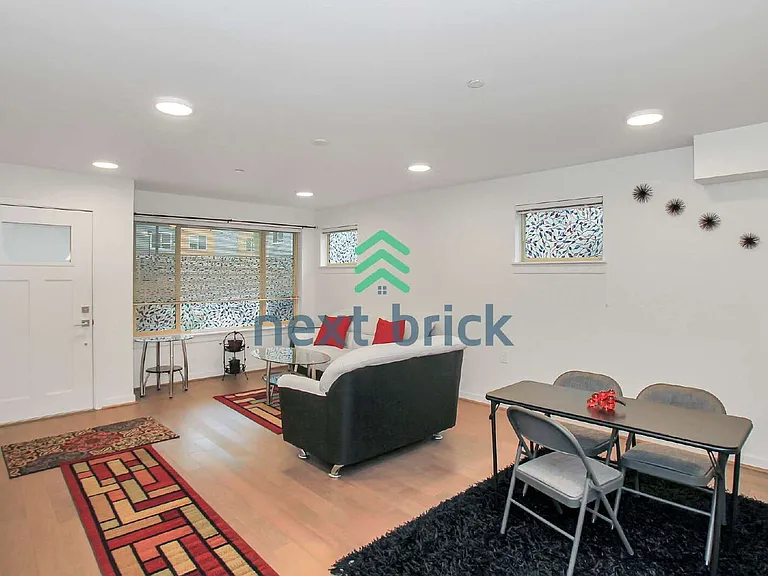 1438 158th Ct NE — Photo 5