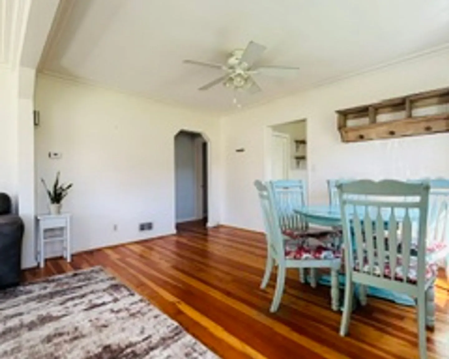Blue House — Photo 1