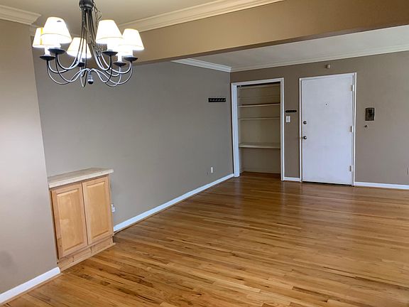 5th image of 25777 Woodward Ave APT 203