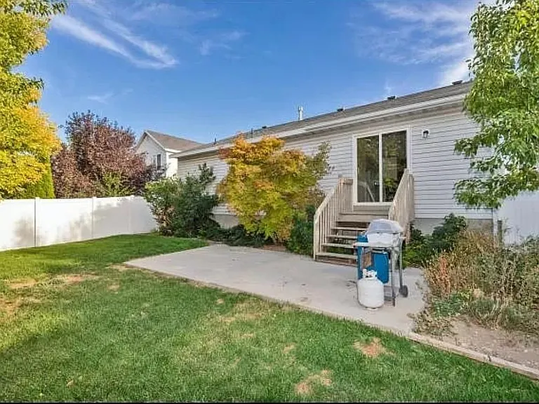 264 W Bubbling Brook Ln — Photo 5
