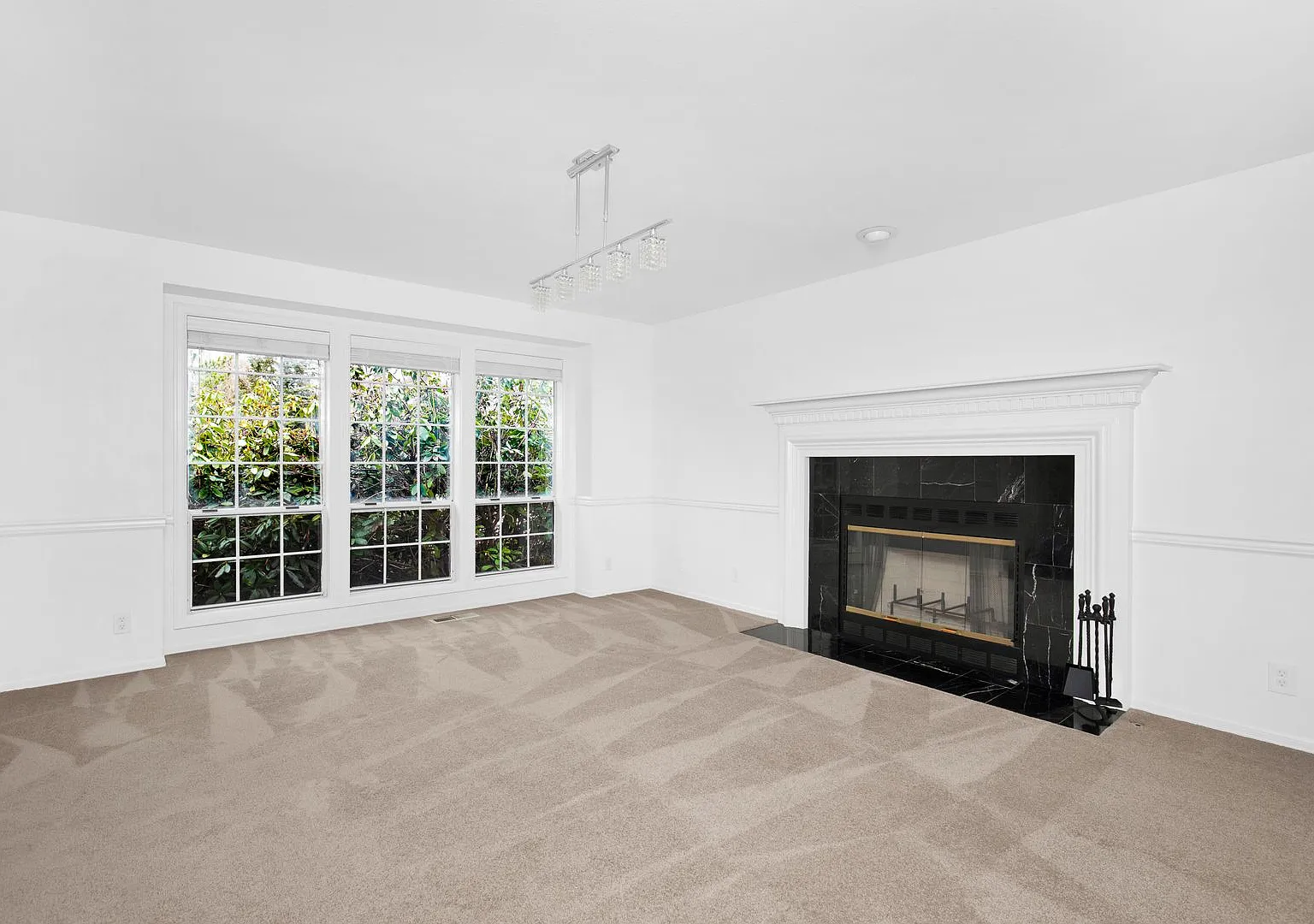 Spectacular 4 Bedroom Forest Ridge home in a highly desirable neighborhood — Photo 4