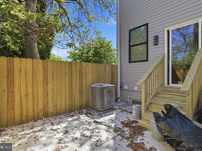 617 W Cumberland St #1 — Photo 6
