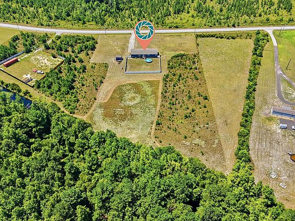 2nd image of 10072 Hardwick Rd.