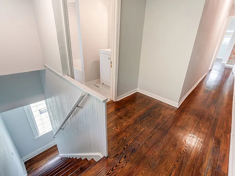 1852 Knox St — Photo 21