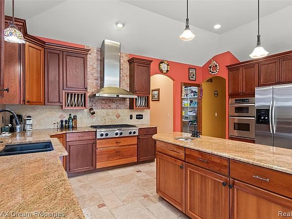 4th image of 19009 Vanderhaven Ln