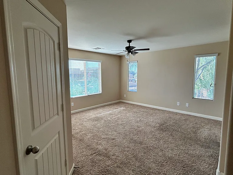 Bright and large primary bedroom -upstairs