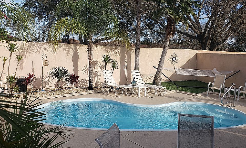 1st image of 927 Mendoza Blvd