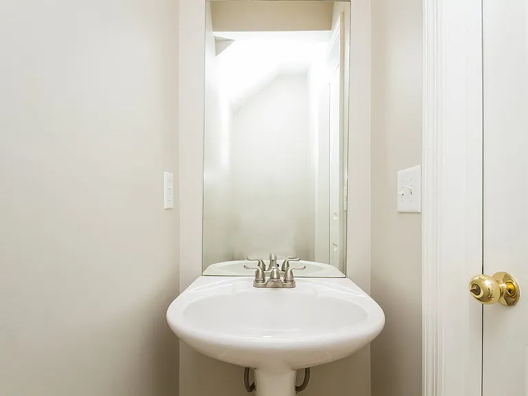 5039 Tabitha St — Photo 14