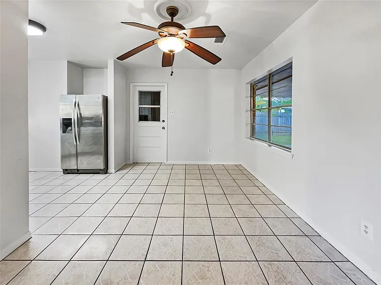 3911 Pine Meadow Ln — Photo 6