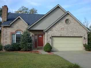 29 Sabre Dr, Highland Heights, KY 41076