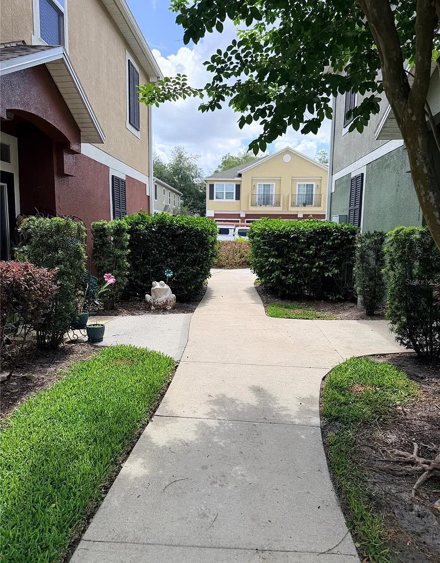 3 bed, 2.5 bath, 1530 sqft, $2,050 — Photo 4