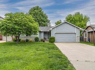 2117 N Parkridge Ct, Wichita, KS 67212
