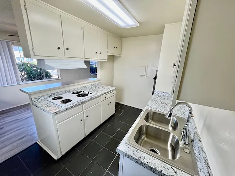 2853 Hickory Pl — Photo 6