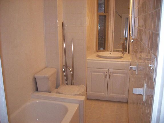 5th image of 6 E Franklin St Floor 1