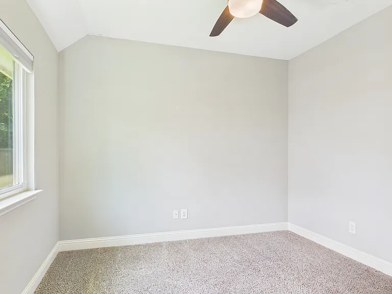 1405 Meadowbrook Dr — Photo 21