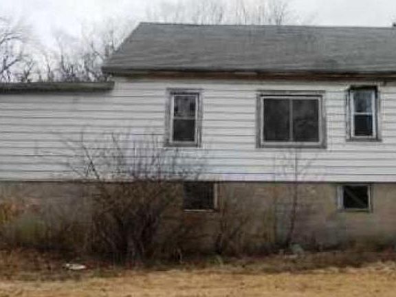 2nd image of 1175 Riverview Dr