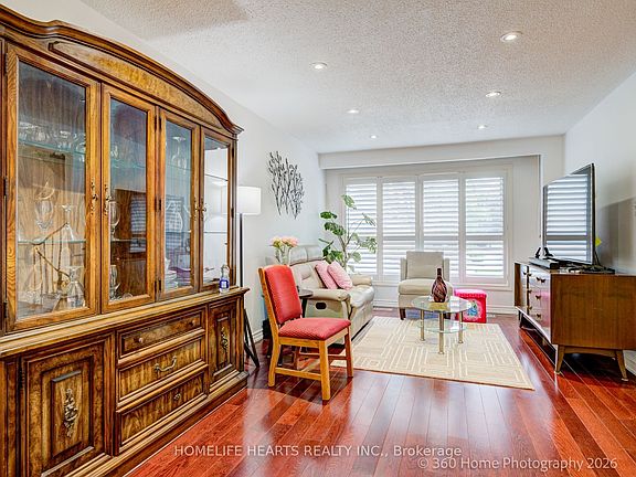 5th image of 625 Rathburn Rd #32