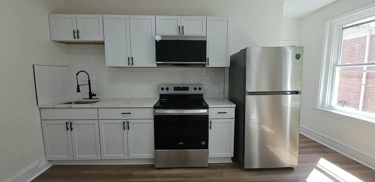 1 bed, 900 sqft, $1,595 — Photo 2