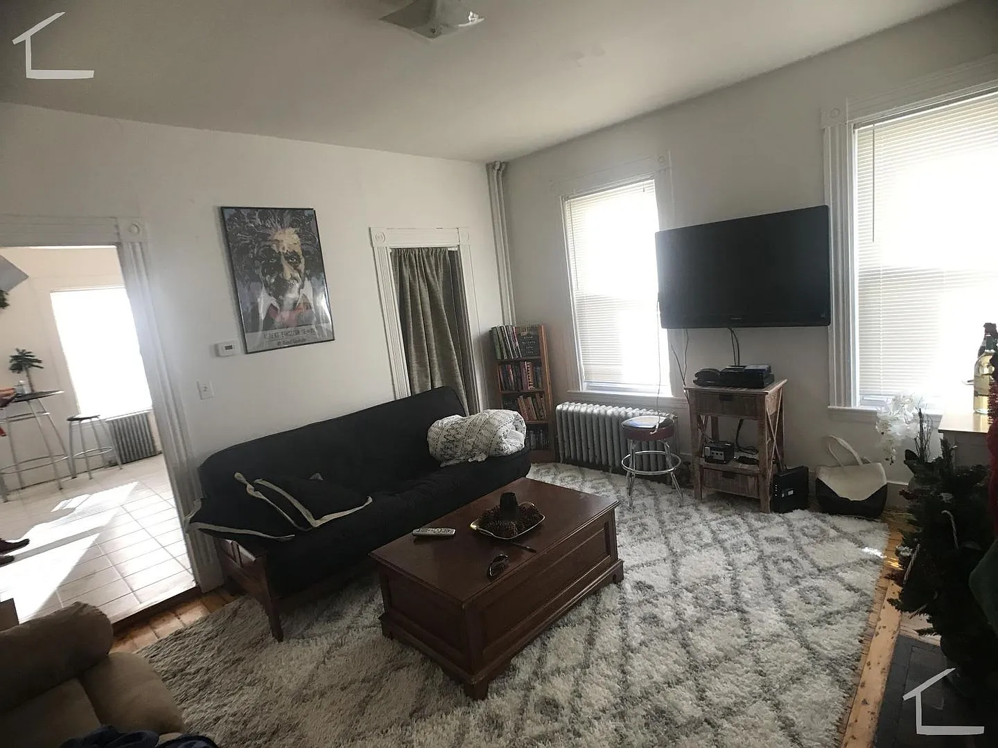 NIce 1 bed in prime BU location — Photo 2