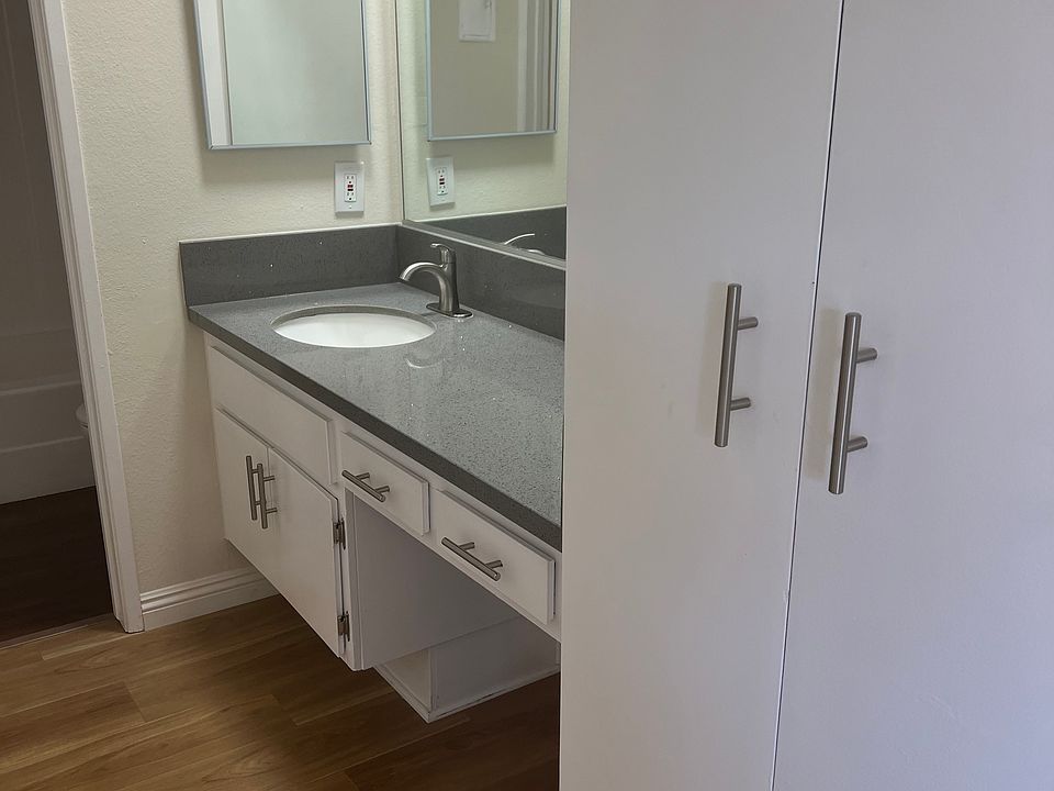 1st image of 636 W Wilson Ave APT 215
