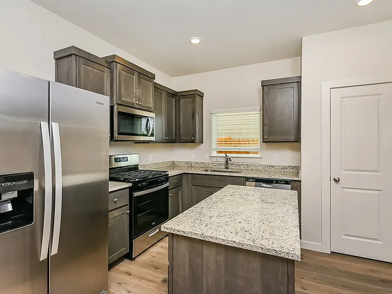 1513 Harvester Dr — Photo 8