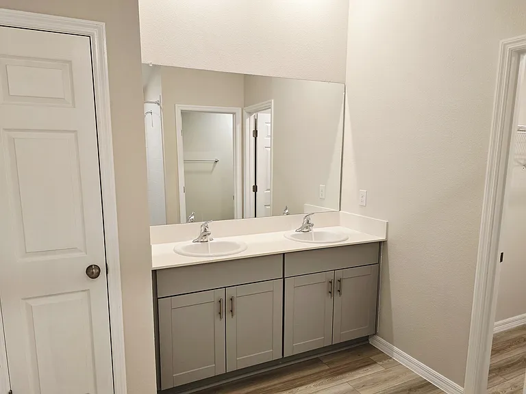1712 Vanilla St — Photo 16