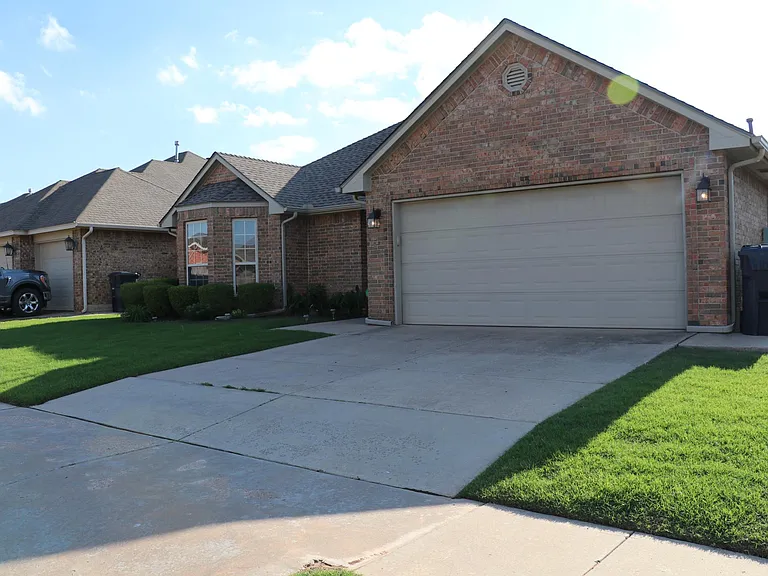 1413 Camber St — Photo 3