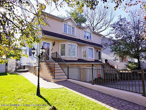 2nd image of 106 Sylvia St
