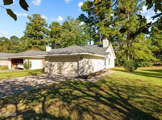 1504 Fairfax Ln, New Bern, NC 28562