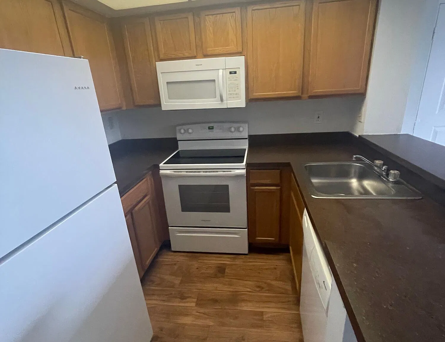 718 Executive Center Dr — Photo 2