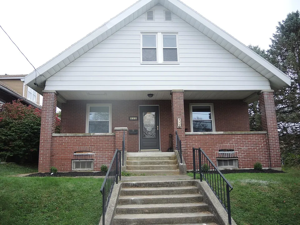 452 Williams St